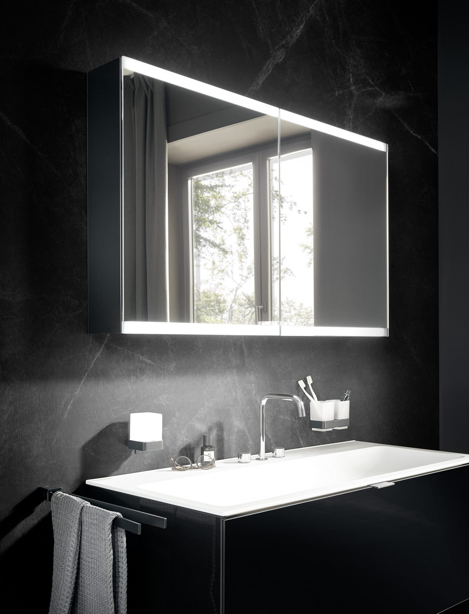 Illuminated Mirror Cabinet "EVO Black": The new generation. All in ...